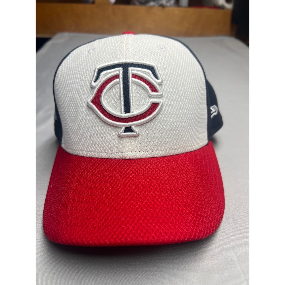 New Era 59FIFTYMinnesota Twins Hat Mens Size 8 MLB Authentic Collection Navy Red - Picture 1 of 3